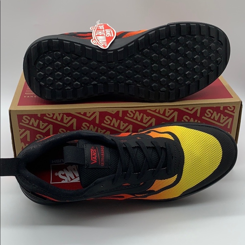 • VANS ULTRARANGE RAPIDW FLAMES Black men’s• - Picture 3 of 16